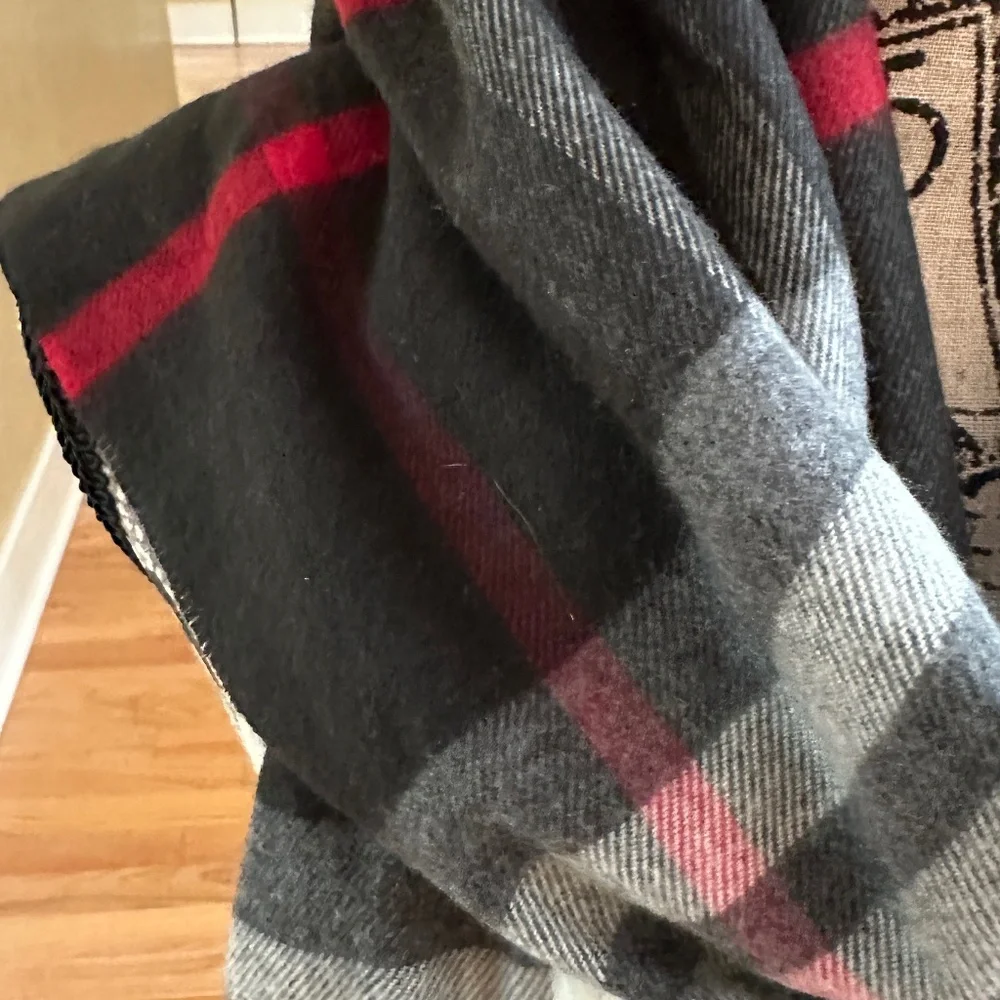 Cashmink V. Fraas Black Gray White Red Plaid Fringe Scarf Made in Germany